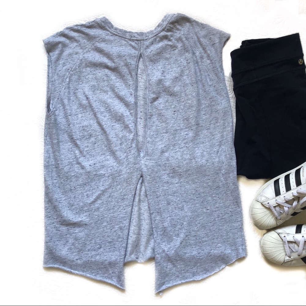 KORAL Split Back Keyhole Athleisure Raw Hem Gray Active Workout Top Size… - Picture 2 of 9